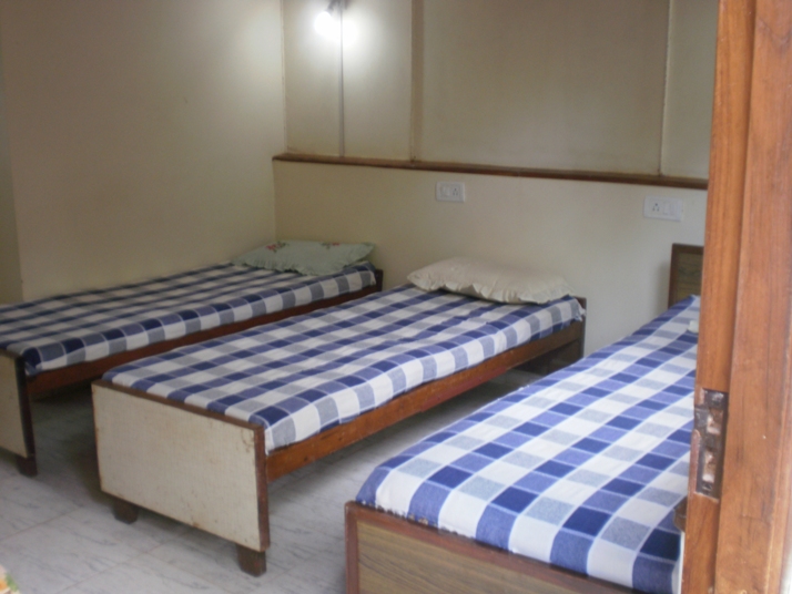 Anjunapalms Guesthouse-Trible beds room with